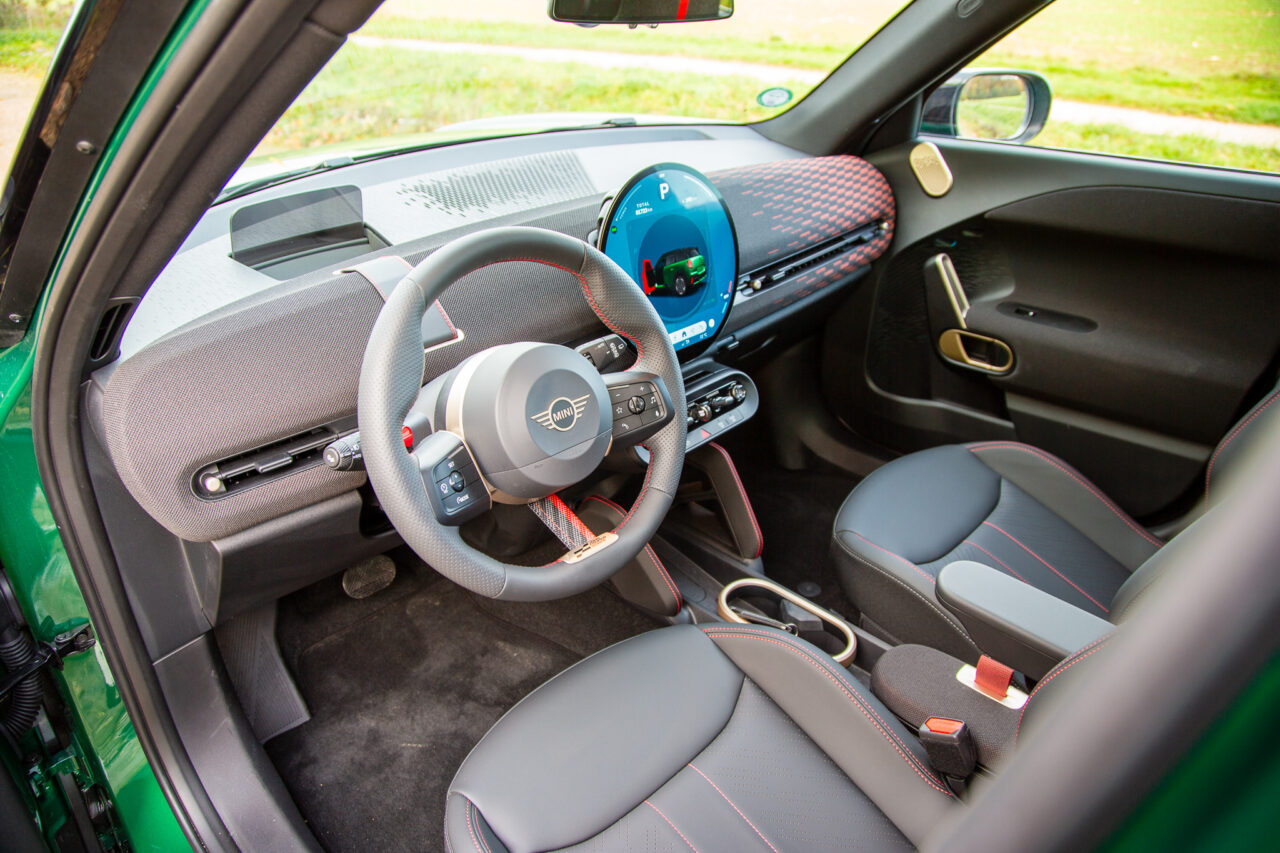Habitacle du MINI Aceman John Cooper Works
